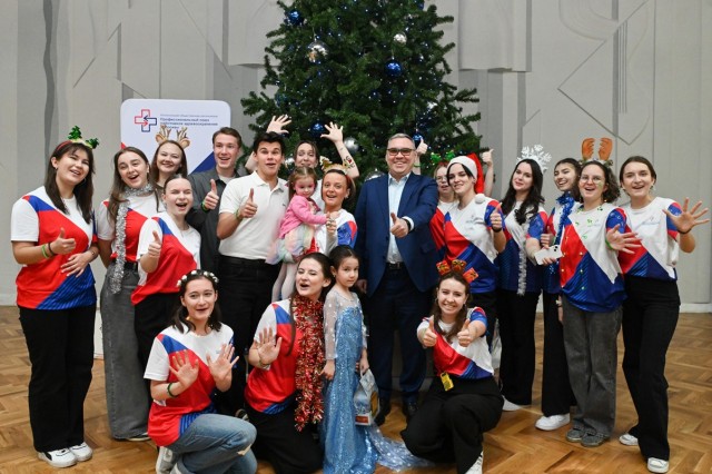 В Москве прошли профсоюзные «медицинские» ёлки В Москве прошли профсоюзные «медицинские» ёлки