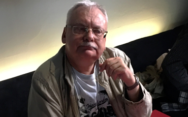 “Автор фэнтези - это такой вид идиота”