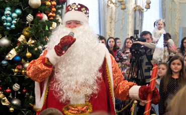 Яркая. Новогодняя. Наша