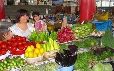 Мигрант с дипломом торговать не будет?