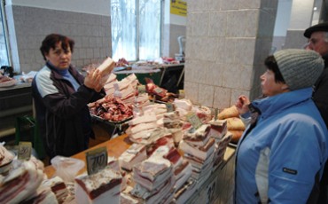 Россияне перестали откладывать деньги Россияне перестали откладывать деньги