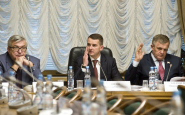 В комитете Госдумы поддержали повышение МРОТ с 1 мая