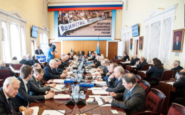 Повысить МРОТ и снизить безработицу