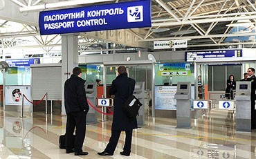 “Мелких” должников выпустят из страны