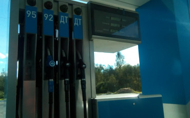 Президент призвал сдерживать цены на топливо