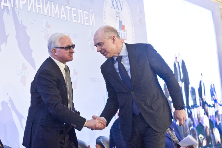 Минфин предложил пять сборов сделать налогами