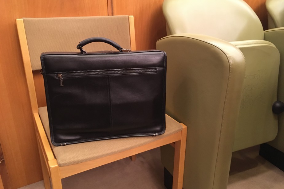 Законопроект о штрафах для чиновников за оскорбления граждан внесен в Госдуму