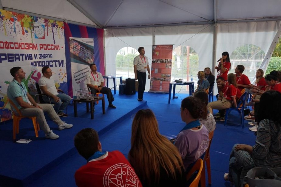 Шершуков ответил на вопросы молодежи юга России