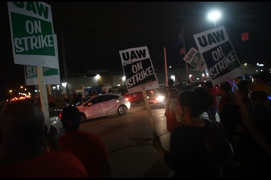 Без зарплат и медстраховок