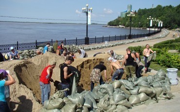 Не вылезая из резиновых сапог