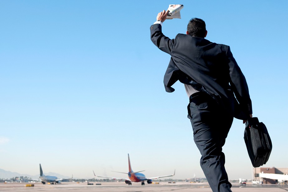 Вода, таблетка, самолет