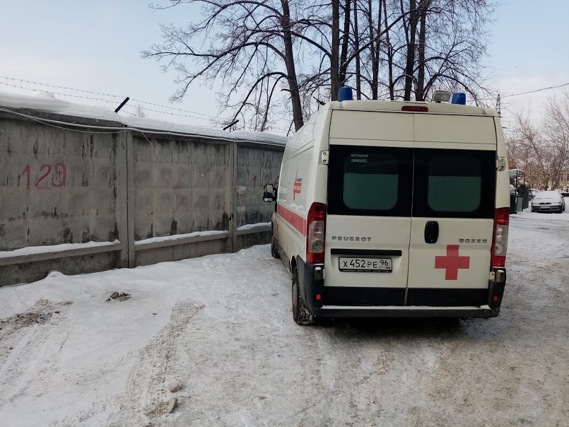 Сотрудникам Алапаевской скорой помощи снизили зарплату после обращения к губернатору