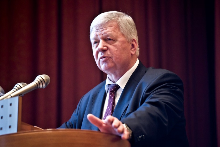 Шмаков разъяснил, как будет оплачен дополнительный выходной в апреле