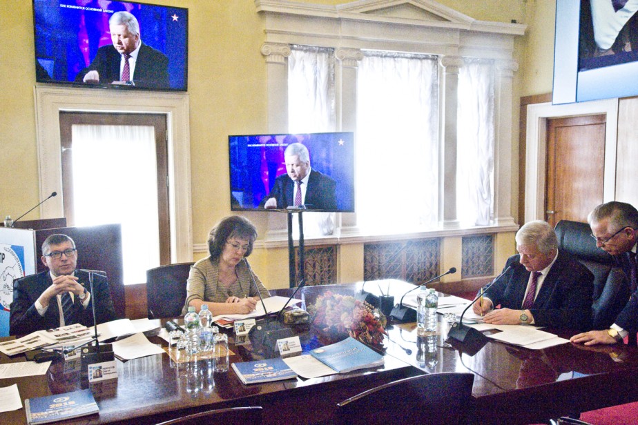 Профсоюзы: эпидемия коронавируса не помешает проведению первомайских акций