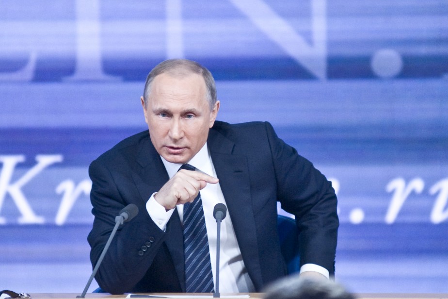 Путин пообещал финансовую помощь компаниям на выплаты зарплат