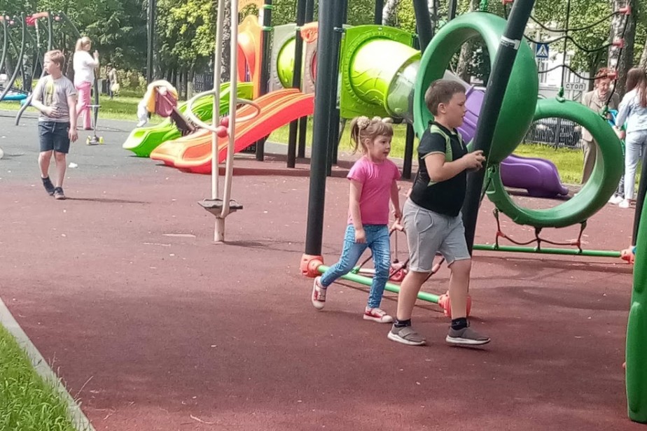 Мишустин подписал постановление о новых выплатах семьям с детьми