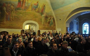 Труд и приют всё перетрут