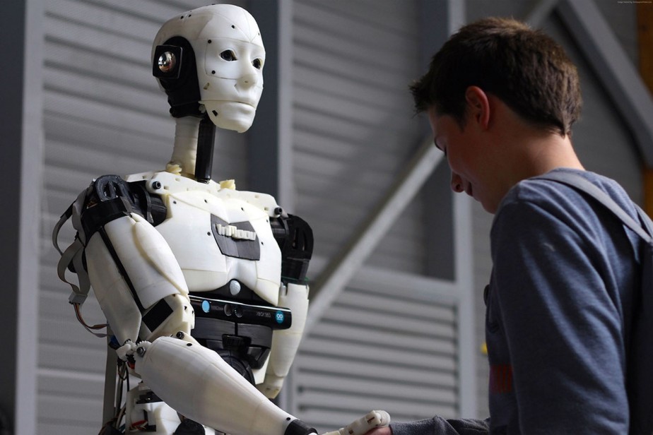 Мир, труд, роботы