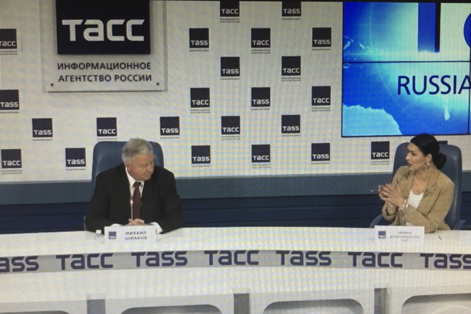 Шмаков: почасовая оплата труда не должна противопоставляться месячной зарплате Шмаков: почасовая оплата труда не должна противопоставляться месячной зарплате