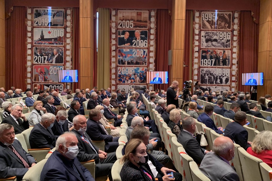 Министр труда анонсировал перспективные проекты по трудоустройству молодежи