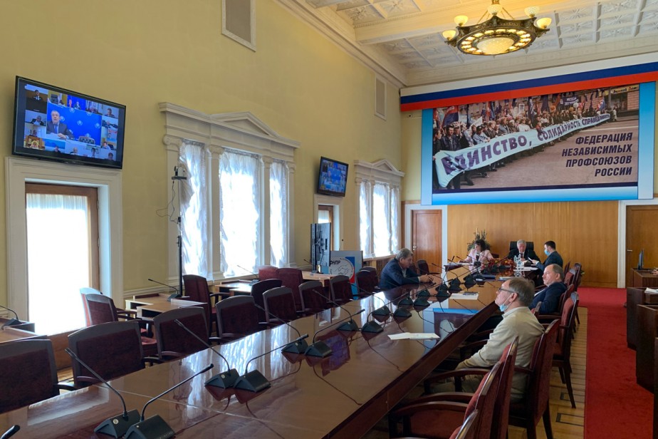 Бюджет поправили на вирус Бюджет поправили на вирус
