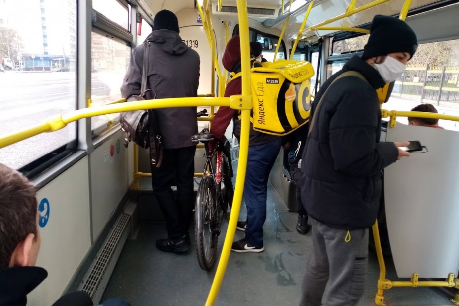 В Госдуме предложили включить расходы на маски в прожиточный минимум