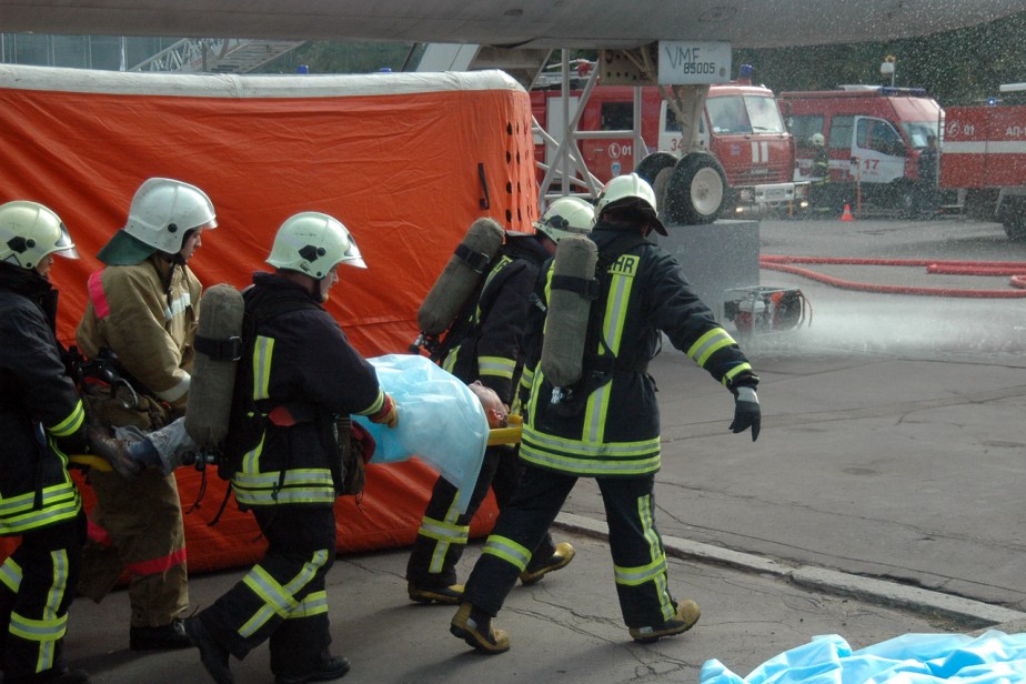 Пермские пожарные пожаловались на низкие зарплаты Пермские пожарные пожаловались на низкие зарплаты