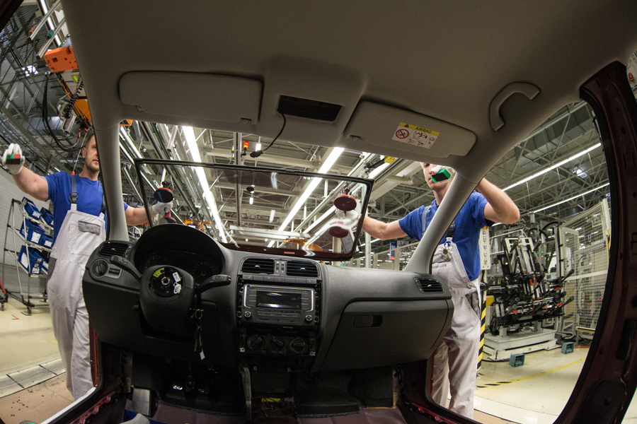 Крепостные на конвейере