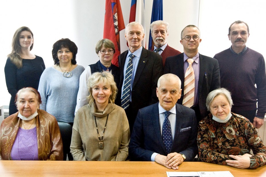 Лидеры, гендер и 8 Марта Лидеры, гендер и 8 Марта