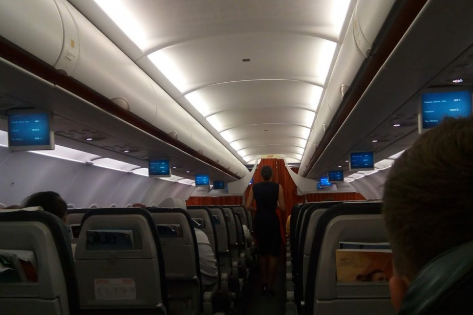 Бортпроводникам и пилотам «Аэрофлот» запретил брать в рейсы багаж