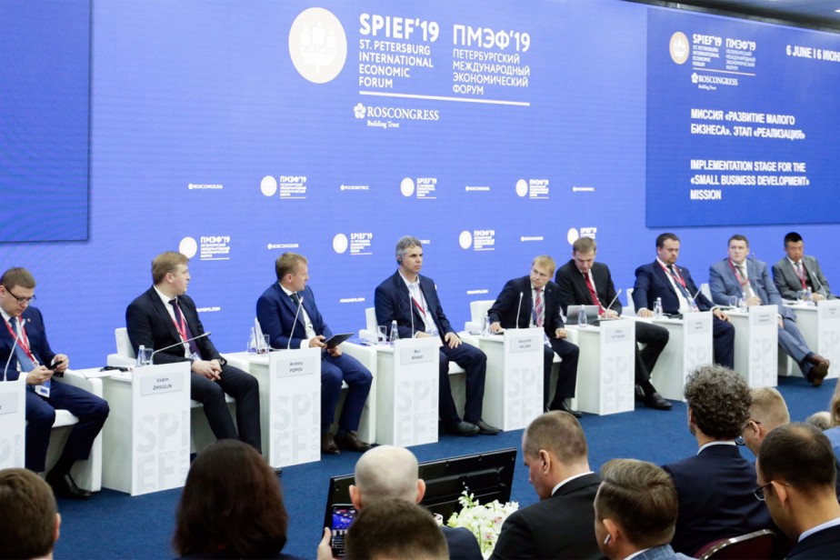 Левый крен на правый борт