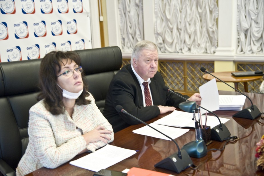 Михаил Шмаков раскритиковал предложенные размеры пособия по безработице