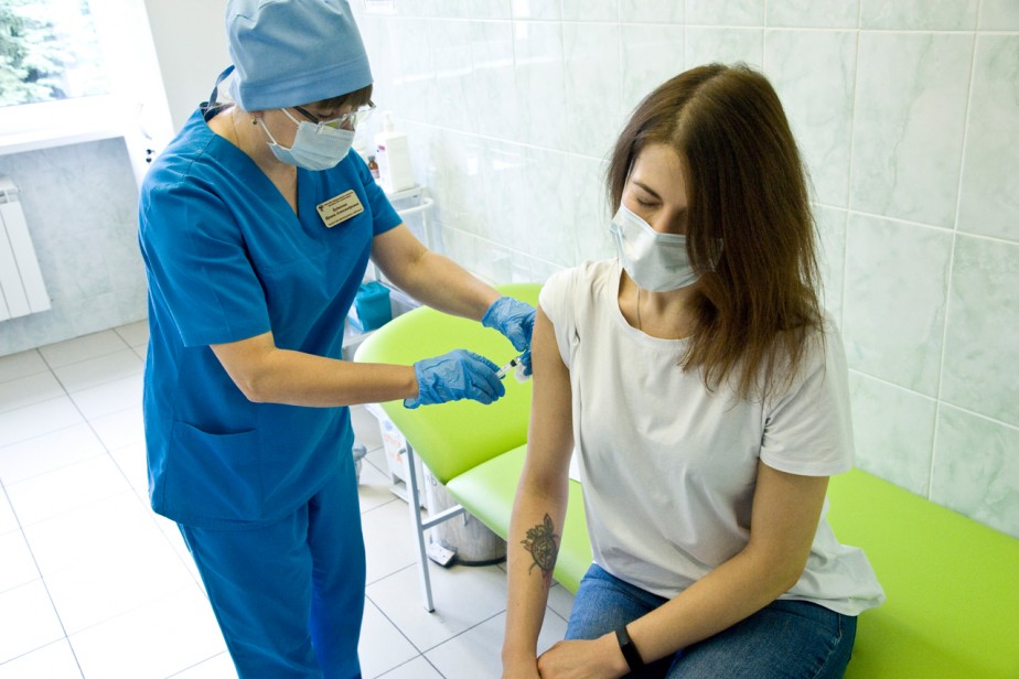 На выплаты заразившимся Covid-19 медикам выделят больше 5 млрд рублей На выплаты заразившимся Covid-19 медикам выделят больше 5 млрд рублей