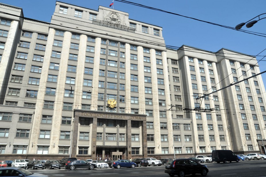 Приникнув ухом к земле