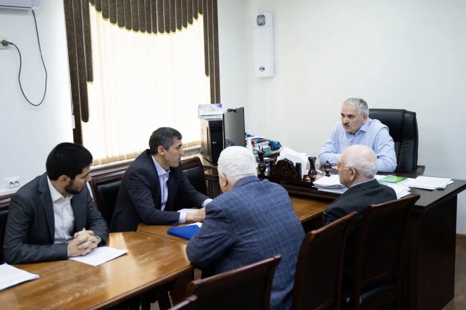 Буйнакскую ЦРБ посетили работники дагестанского рескома профсоюза здравоохранения