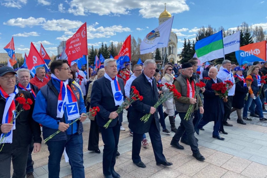Глава ФНПР Михаил Шмаков принял участие в первомайских мероприятиях в Москве Глава ФНПР Михаил Шмаков принял участие в первомайских мероприятиях в Москве