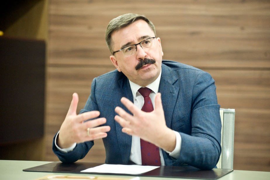 Под надежным крылом