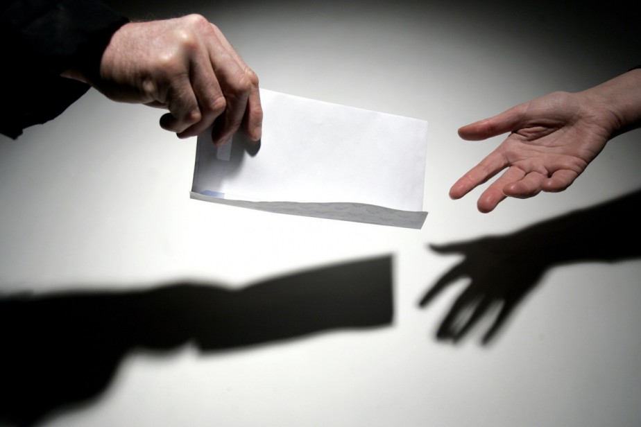 Более трети россиян готовы получать «серые» зарплаты