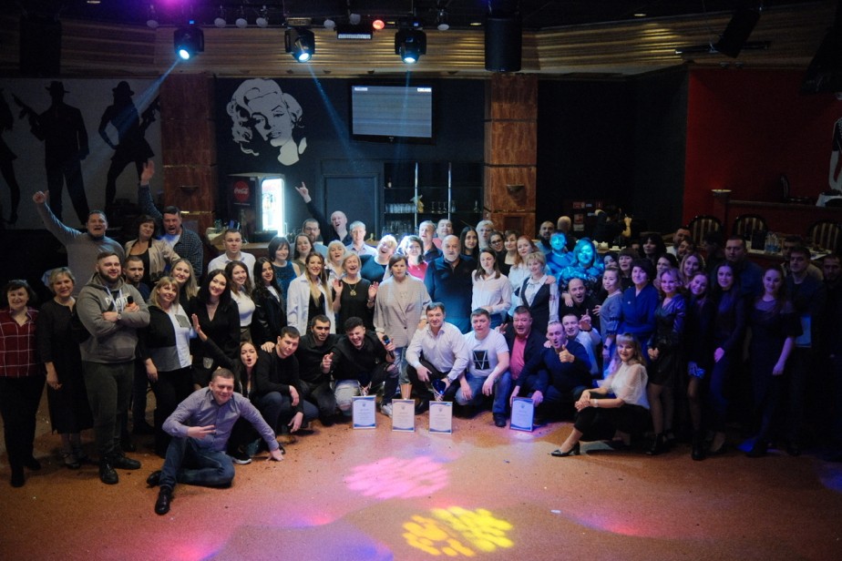 На юбилей первички "Сургутнефтегаза" прошел конкурс "Караоке без границ"