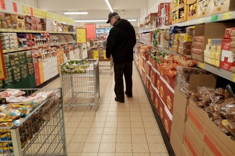 В России на 5% сократились продажи продуктов