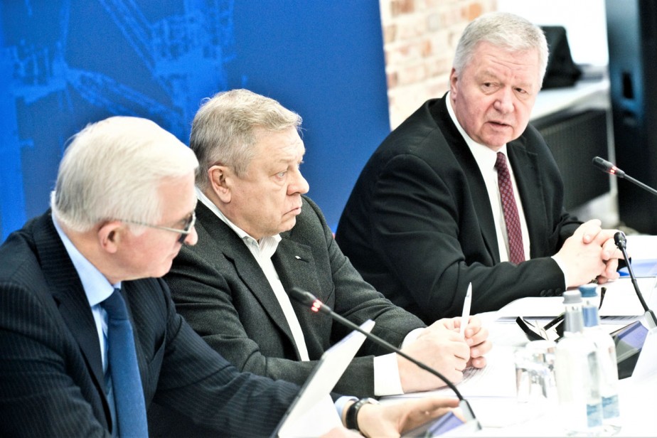 С кем вы, мастера купюры?