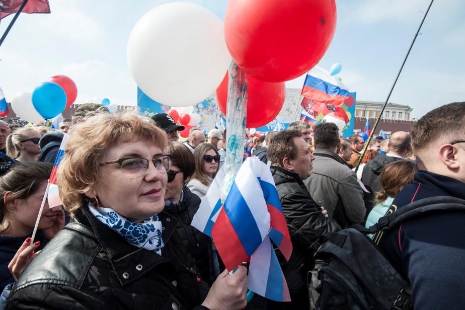 Профсоюзы России определились с главными лозунгами Первомая — 2023