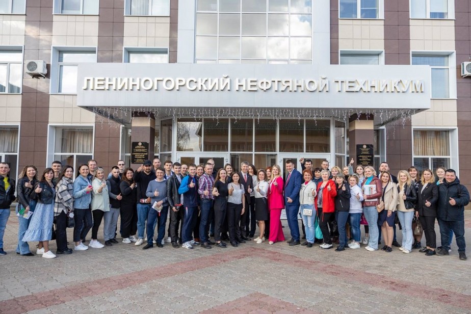 Представители Нефтегазстройпрофсоюза России встретились с лениногорскими нефтяниками