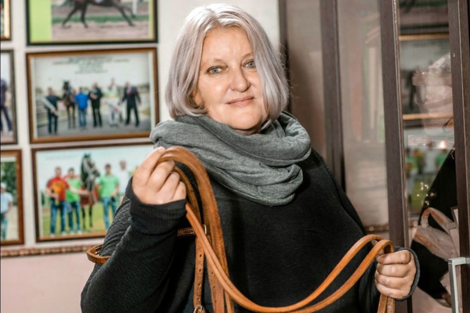 Коней водительница