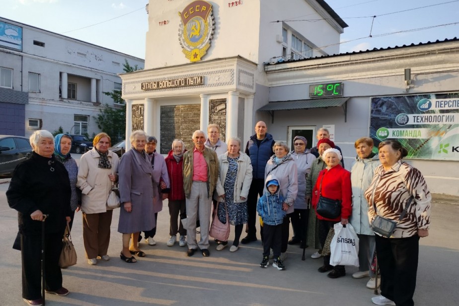 Для ветеранов труда «КАМА» профком организовал поездку в Ижевск