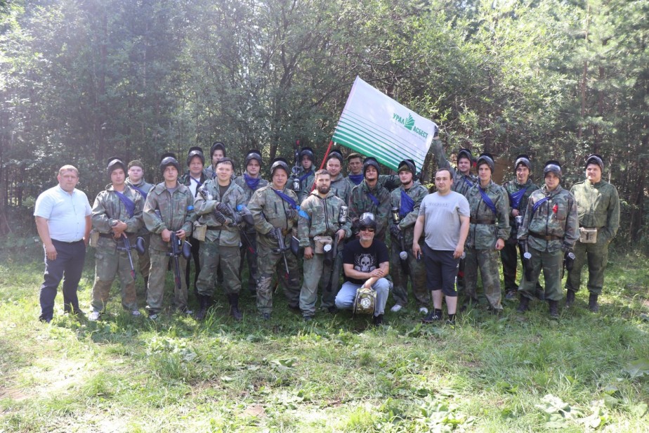 Профорганизации "Ураласбеста" и "УралАТИ" сразились в пейнтбольном поединке