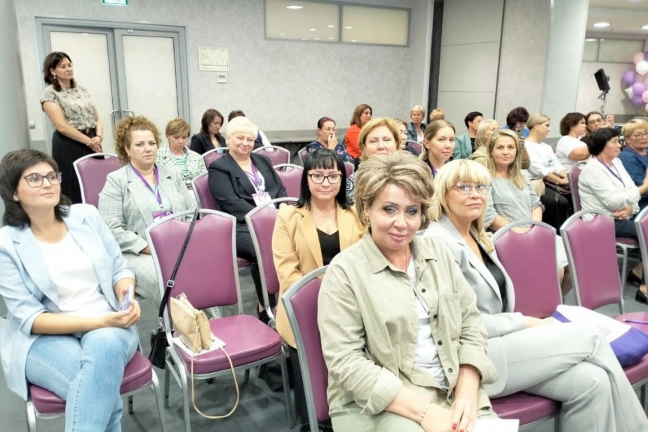 Проблему зарплатного неравенства обсудили на Всероссийском форуме трудящихся женщин