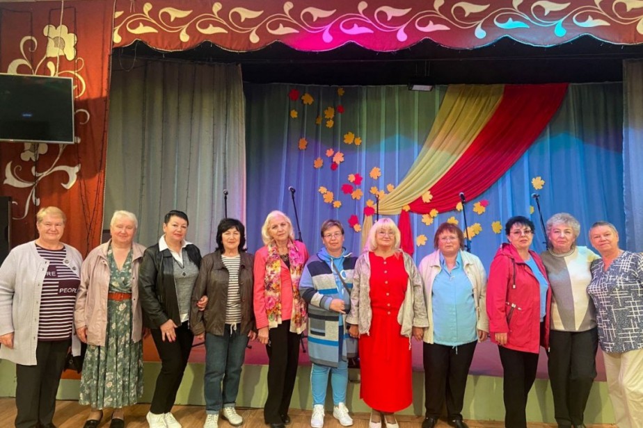 Первичная профорганизация Муромского почтамта Владимирской области поздравила ветеранов связи с 1 октября