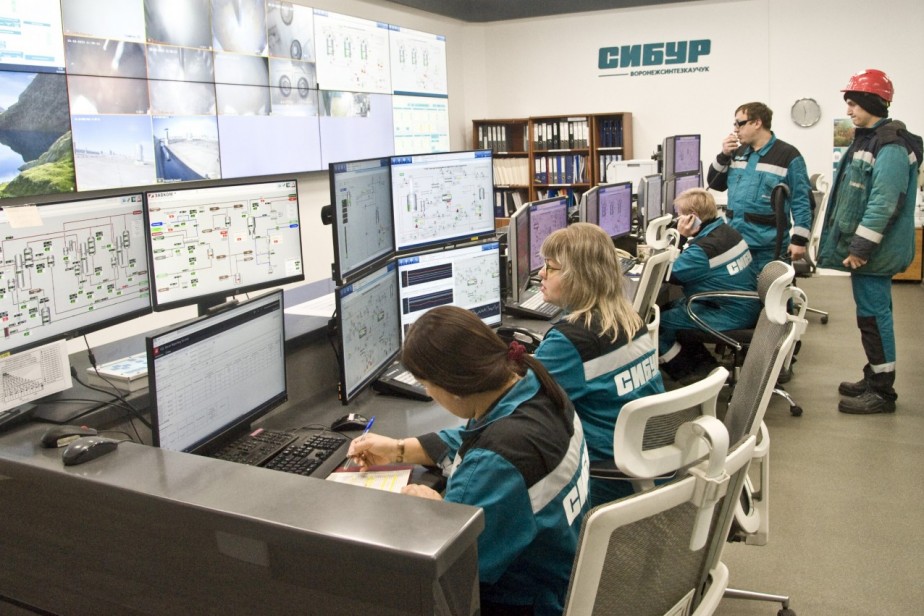 По уровню автоматизации и цифровизации «Воронежсинтезкаучук»  - одно самых современных нефтехимических предприятий в стране