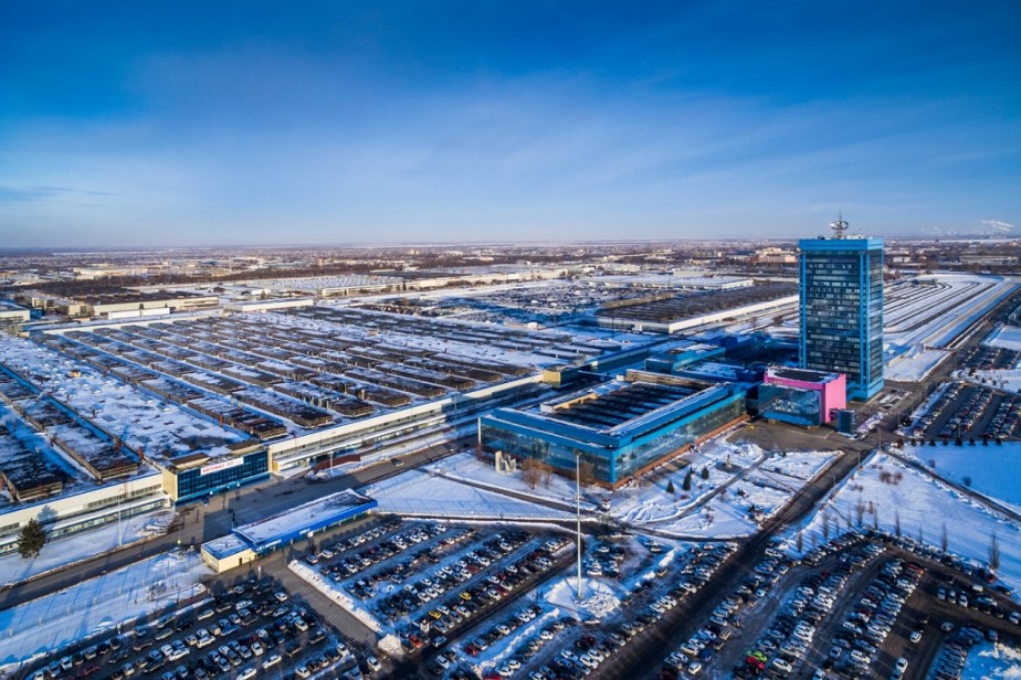 Профком АВТОВАЗа обсудил готовность корпусов завода к работе в зимний период